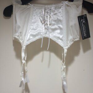 Escante' garter belt w/hook & eyes white/ cream L Nwt